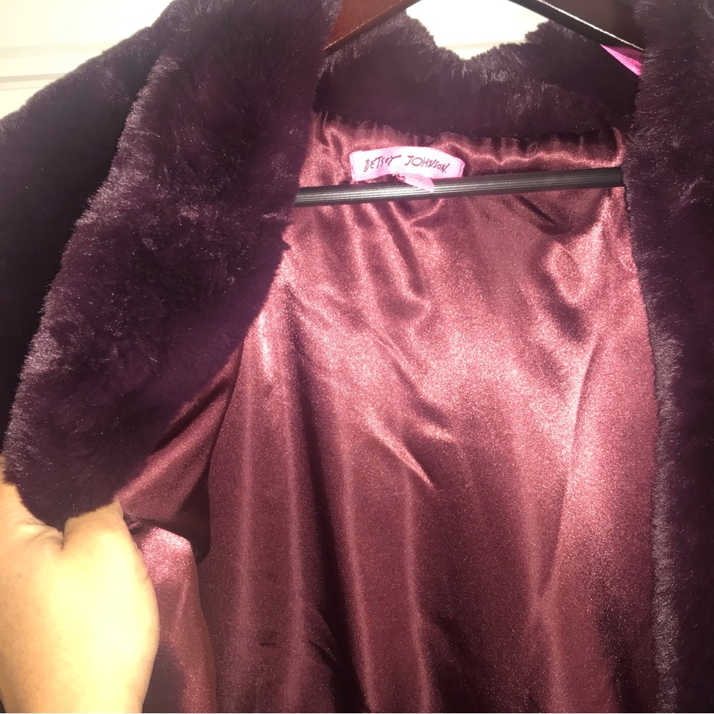 Betsy Johnson fur shawl cover-up - Picture 5 of 6